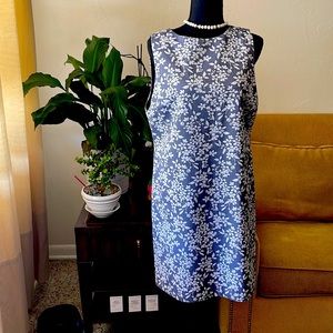 Alice +Olivia NWT feminine fun light blue and white day time dress